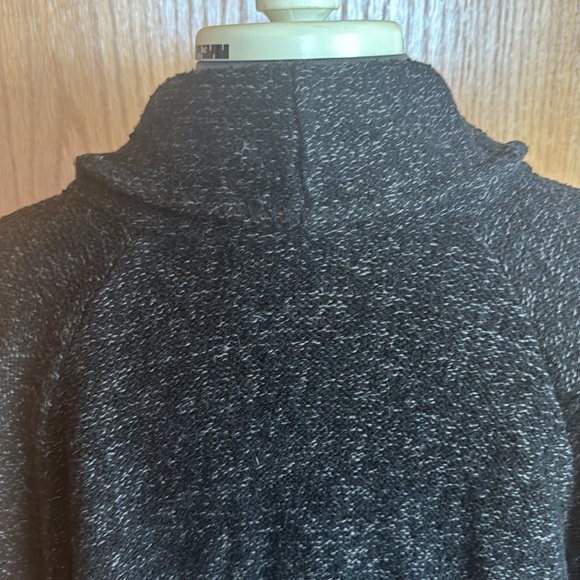 Lele Hand Knit Linen Blend Cardigan - Picture 5 of 9